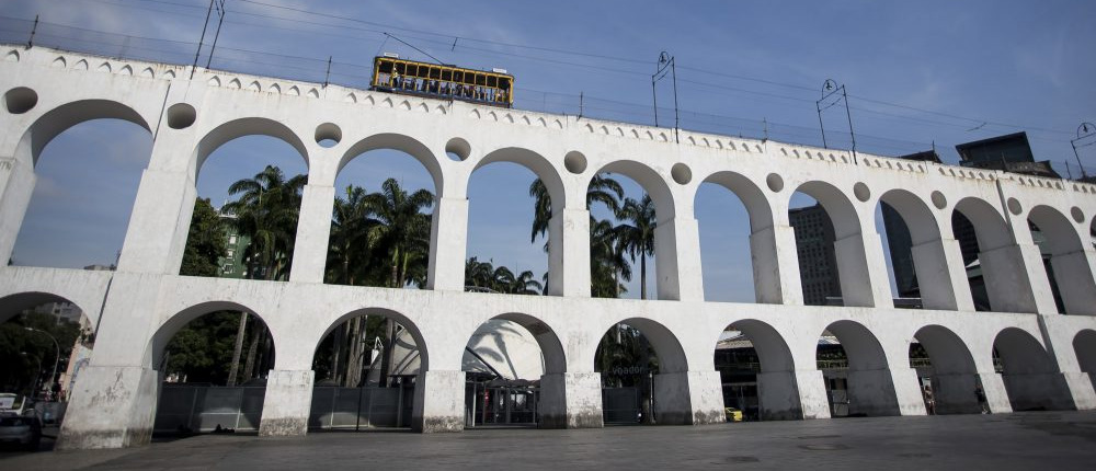 Give the Gift of Experiences: Why Helicopter Flights Make the Best Gifts