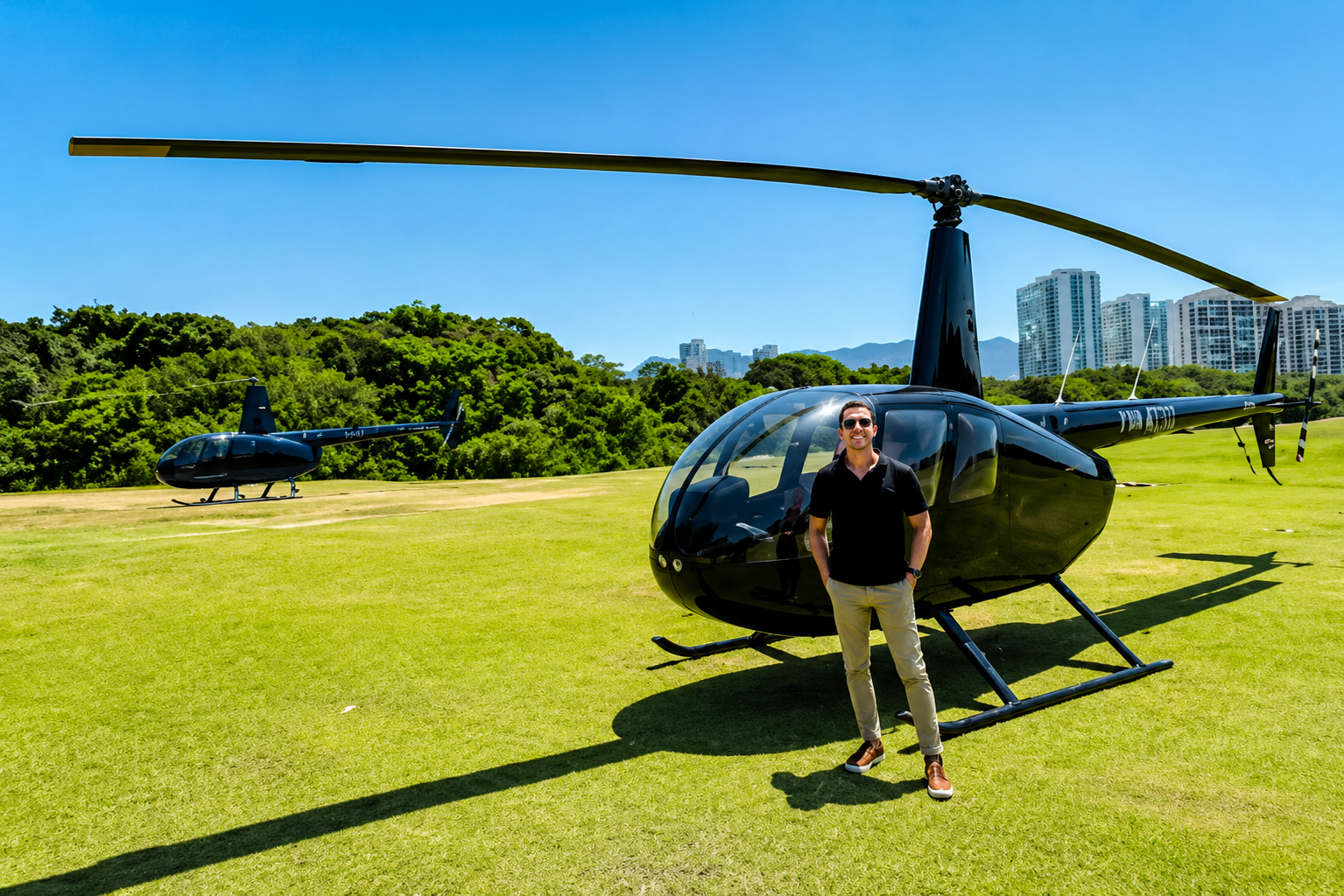 Briefing de segurança antes do passeio de helicóptero RIOCOPTER no Rio de Janeiro